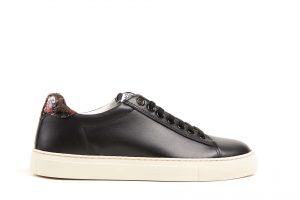 Scarpe Iconic Nere con fantasia sul retro